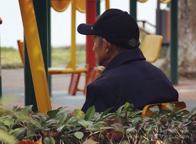 找词困难往往是老年痴呆症中早出现的语言障碍