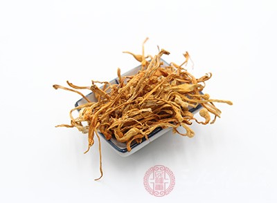 對于已經(jīng)購買散裝冬蟲夏草的消費(fèi)者，現(xiàn)實的保管方法就是在陽光好的時候