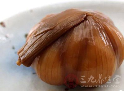 經(jīng)常吃腌制食物，容易增加體內(nèi)亞硝胺