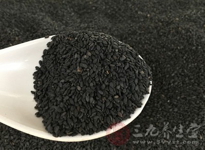 黑芝麻粉、何首烏粉各150克