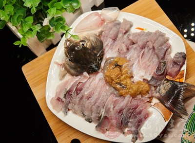 生魚片中可能會(huì)含有寄生蟲