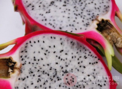 为什么吃了火龙果尿液发红 火龙果有这些功效