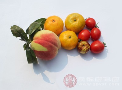 油桃的功效与作用 食用桃子注意这些事项
