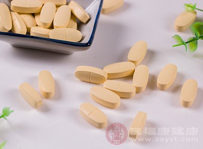 切勿濫用抗生素。使用抗生素一定要經(jīng)過醫(yī)師的同意與處方