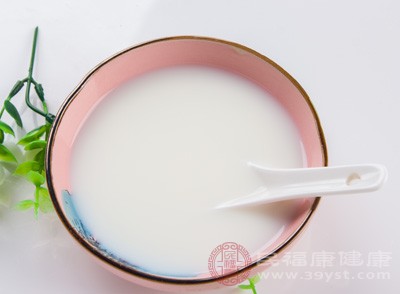 乳铁蛋白(Lactoferrin)是乳清蛋白的重要成份之一,占总乳蛋白的10%-15%,广泛分布在人乳汁和哺乳动物乳汁中,是母乳中的核心免疫蛋白 乳铁蛋白(Lactoferrin)是乳清蛋白的重要成份之一,占总乳蛋白的10%-15%,广泛分布在人乳汁和哺乳动物乳汁中,是母乳中的核心免疫蛋白