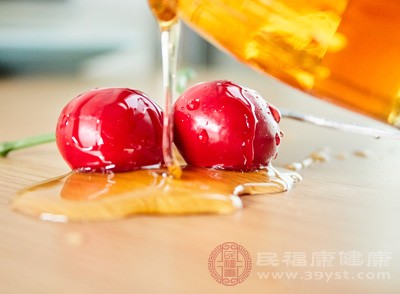 含多种无机盐，能促进肝糖释放，促进代谢，因而可以美容，消除斑纹，是女性养生的佳食物