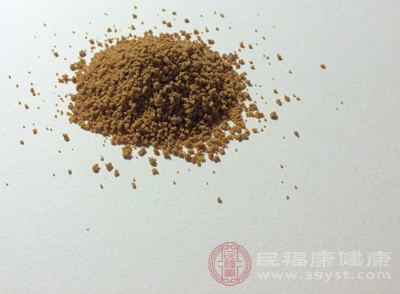 远离毒品，更不能共用注射器吸毒