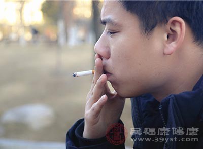 對于大多數(shù)吸煙的青少年來說,開始只是出于好奇