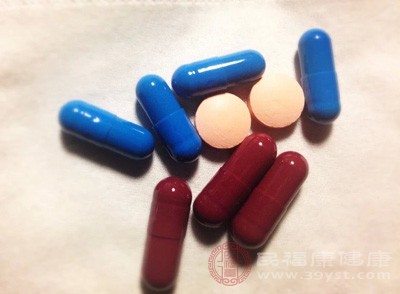 一定要在醫(yī)生指導(dǎo)下用藥，用藥若不對癥，就有可能加重病情