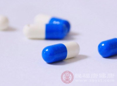 如并有支气管痉挛可应用氨茶碱、二羟丙茶碱(喘定)等支气管扩张剂和黏液溶解剂