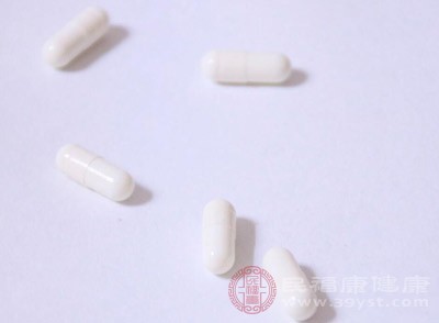 當(dāng)飲食控制失效時(shí)，好應(yīng)用胰島素以控制血糖水平早孕后胰島素的用量進(jìn)行性增加