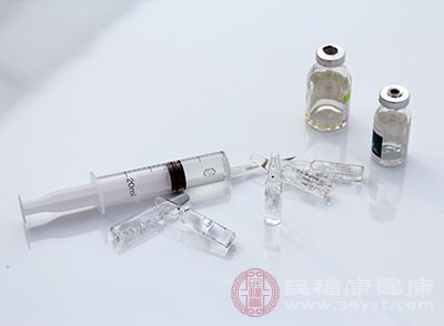 被动免疫疗法:重型患者可肌内注射抗天花丙种球蛋白6～12ml,亦可考虑肌内注射人血丙种球蛋白或冻干人胎盘血丙种球蛋白