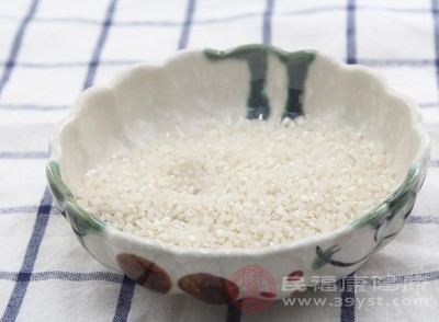 不过,食用了3包大米后,刘某强发现大米均已过期 不过,食用了3包大米后,刘某强发现大米均已过期