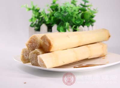 甘蔗是崇明的特產(chǎn)，它的甘甜是讓很多人都回味無窮的，雖然它有止渴的作用的