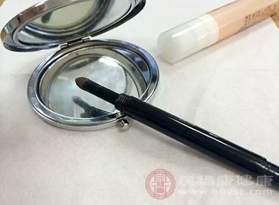 眉筆怎么選 教你如何正確的使用眉筆