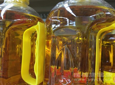 食品标识的内容应当真实准确、通俗易懂、科学合法。食品标识应当标注食品的配料清单 食品标识的内容应当真实准确、通俗易懂、科学合法。食品标识应当标注食品的配料清单