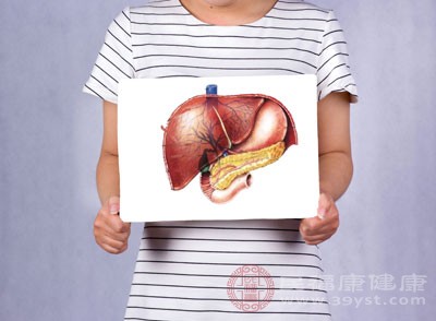 蛋黄、蟹黄亦属高胆固醇食物，所以脂肪肝必须限制食用