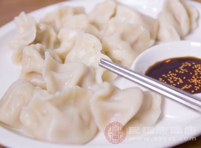 饺子的做法，猪肉芹菜饺子