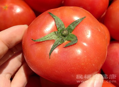 富含維生素C的食品有西紅柿