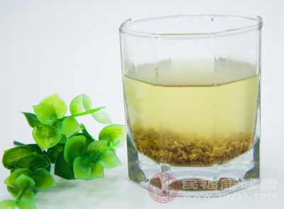 服藥期間一般不能飲茶，原因是藥物的有效成分多數(shù)是生物堿