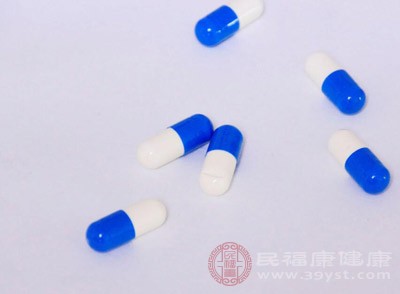 首先要選擇苯巴比妥鈉這種藥物，第一次要吃15-20mg/kg