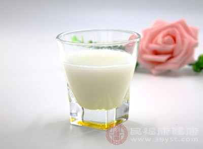 常飲食要增加蛋白質(zhì)的量,如肉類、蛋、牛奶等