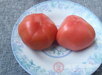 西紅柿、絲瓜都是夏天成熟的食物