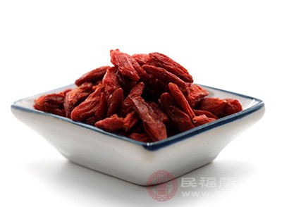 枸杞具有滋補(bǔ)肝腎、養(yǎng)肝明目的作用