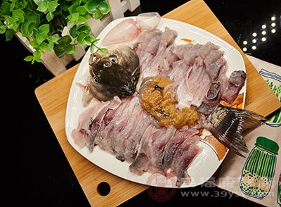 秋季吃魚肉對(duì)身體好