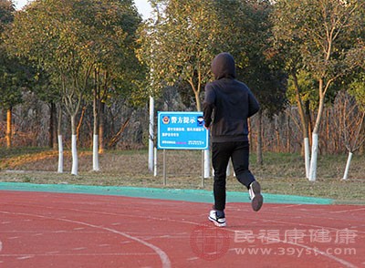 一般的在饭后不应该进行剧烈的运动