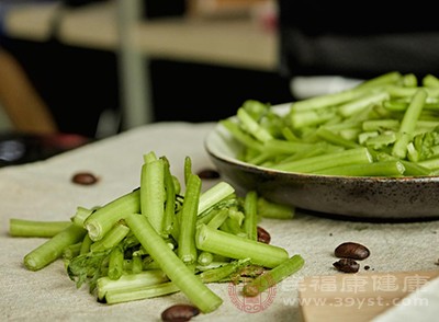 火腿茼蒿水果酸奶沙拉