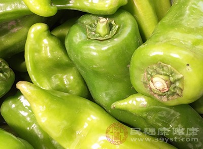 青椒的绿色部分来自叶绿素