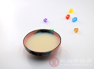 上起來(lái)喝豆?jié){好不過(guò)了