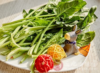 菠菜它具有潤(rùn)燥養(yǎng)肝