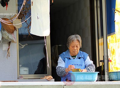 大部分有低血糖的人都伴有食欲不振