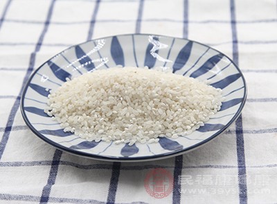 米饭富含碳水化合物
