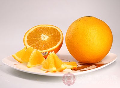 大家感到过于紧张的时候呢，也可以吃一些橙子