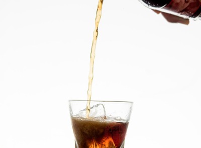 吃药配的是可乐 吃药配的是可乐