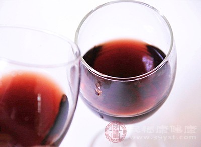 红酒的好处 喝它能保护心脑血管