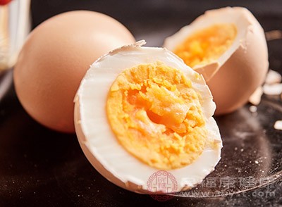 鸡蛋与鳖同吃也容易出现胃肠不适