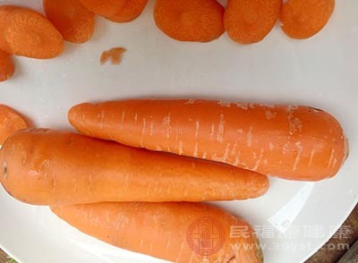 女性常吃胡萝卜，可以降低卵巢癌发病率