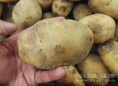 食用土豆后容易在胃肠中产生大量的盐酸