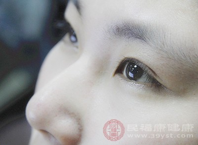 韩式三点双眼皮是一种微创的手术