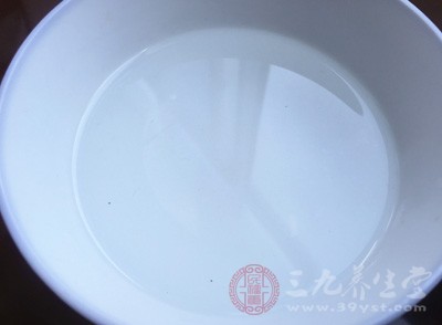 限制水分每天不超過1000毫升