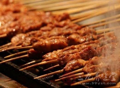 忌辛辣烧烤、少吃肉，多吃蔬菜水果