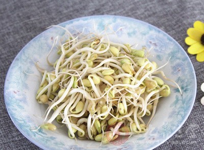 在制作豆芽過程中，如果使用除草劑是會導致豆芽沒有根子的