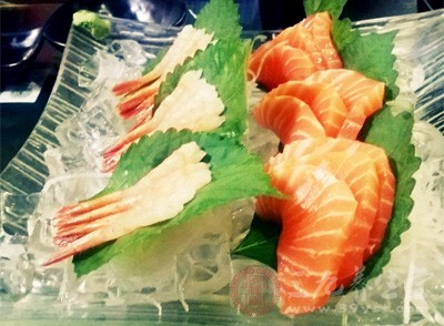 少吃鱼肉等酸性食物 少吃鱼肉等酸性食物