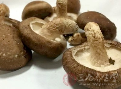 我们都听说过毒菌,也知道毒菌有毒,毒菌就是“毒蘑菇” 我们都听说过毒菌,也知道毒菌有毒,毒菌就是“毒蘑菇”