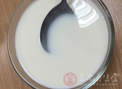 有人喜欢用暖瓶装豆浆来保温,这种方法不足取 有人喜欢用暖瓶装豆浆来保温,这种方法不足取