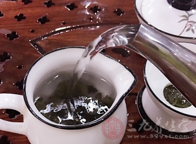 茶與水的比例一般為1：50或根據(jù)個人的需要而定